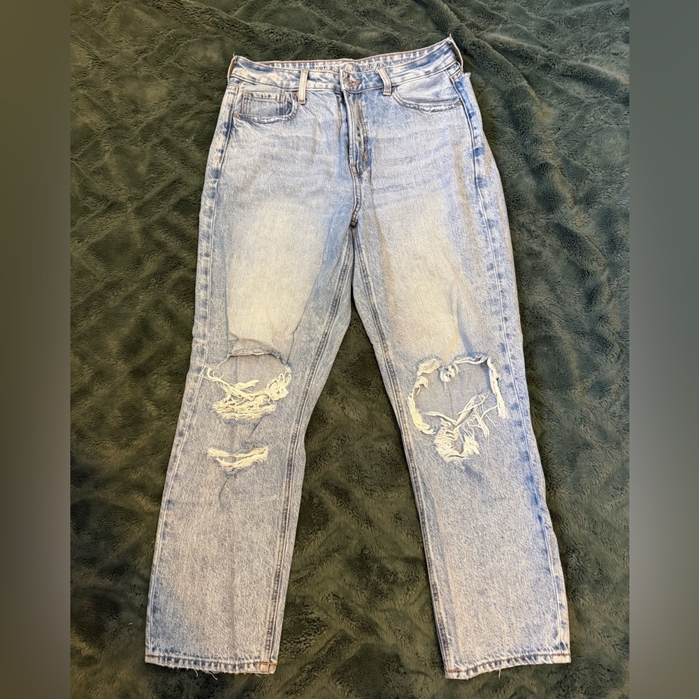 American Eagle blue mom straight jeans